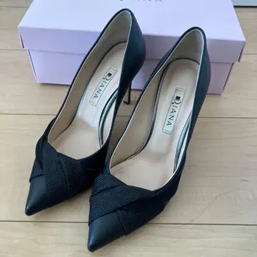 DIANA 블랙 하이힐 펌프스