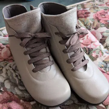 미스 쿄코 그레이 레이스업 슈즈 23.5cm