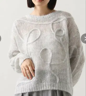 미사용 Gready Brilliant 모헤어 혼방 코드 자수 크루넥 니트