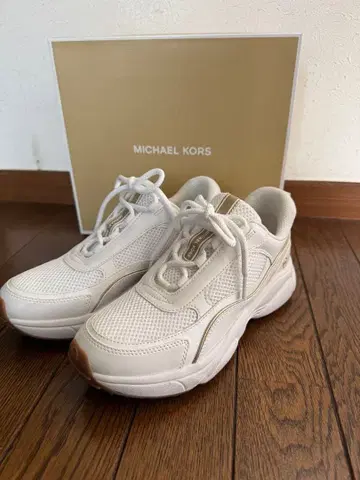 MICHAEL KORS 메쉬 화이트 스니커즈