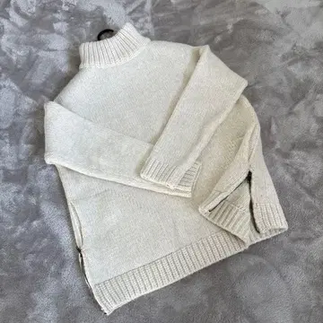 ZARA KNIT 화이트 터틀넥 니트