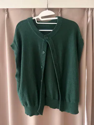 다크 그린 버튼 가디건