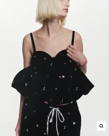 Bibiy 비비 B. STARRY BUSTIER