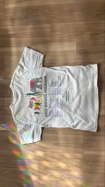 화이트 T셔츠 M 사이즈 100% 코튼 그래픽 프린트