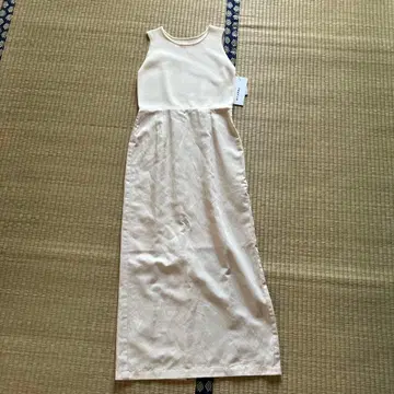 아이보리 슬리브리스 니트 원피스