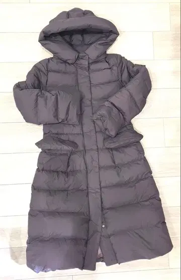 유니클로 플러스제이 울트라 라이트 다운 후디드 코트 퍼플 M 사이즈