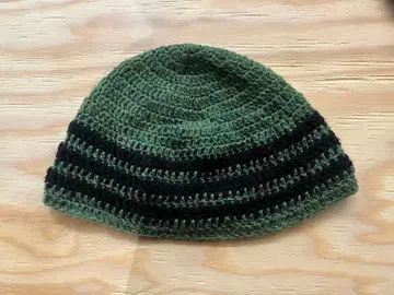 그린과 블랙 니트 모자 비니