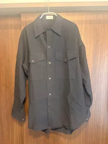 THE RERACS 오픈 카라 셔츠