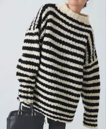 이에나 블랙 하이넥 보더 니트 이에나