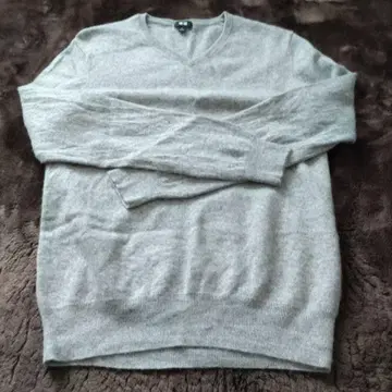 유니클로 캐시미어 니트 V넥 그레이 L 사이즈