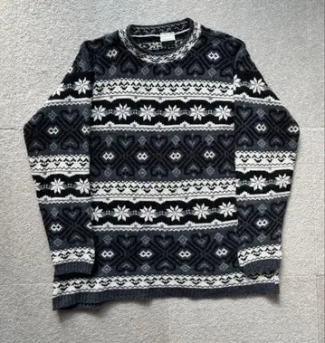 기하학 패턴 두꺼운 원단 니트 스웨터