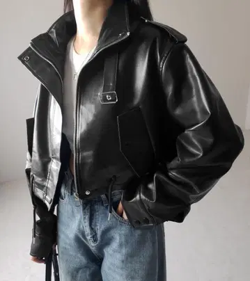 me+em select 스탠드 카라 벨티드 인조 가죽 숏 블루종