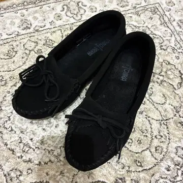 미네통카 모카신 23.5cm 블랙 거의 미사용