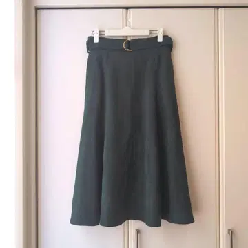 마드모아젤 로페 다크 그린 플레어 스커트 36