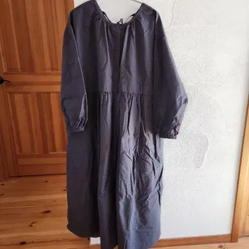 다크 그레이 긴팔 원피스