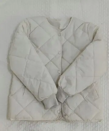 아이보리 노카라 퀼팅 자켓 긴팔