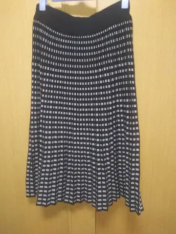 블랙과 밝은 그레이 체크 무늬 플리츠 스커트 프리 사이즈 허리밴딩