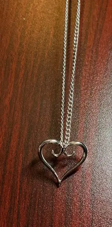 하트 모양 목걸이