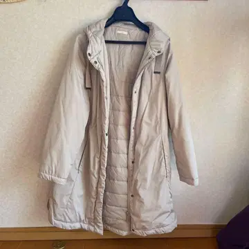 Zelal 후드 부착 베이지 롱 다운 자켓