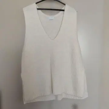 유나이티드 애로우즈 V넥 니트 베스트