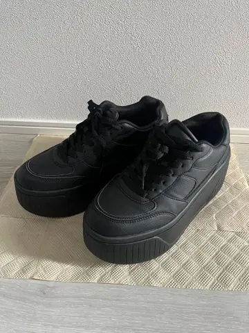 ZARA 플랫폼 스니커즈