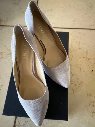 INDIVI 그레이 스웨이드 하이힐