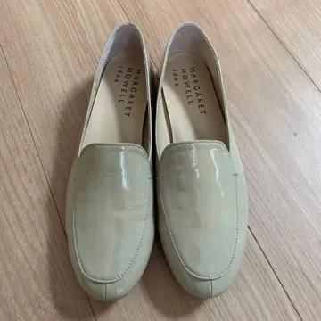 마가렛호웰 아이디어 에나멜 로퍼 23cm