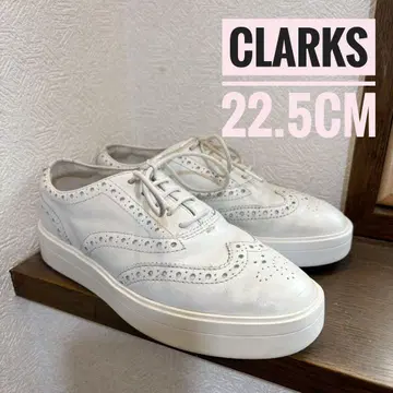 새상품급 CLARKS 윙팁 가죽 스니커즈 통굽 22.5CM