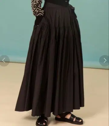 성숙한 플레어 스커트