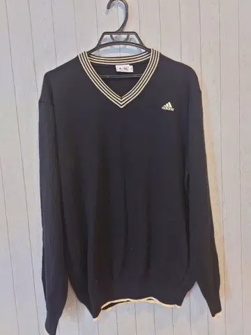 adidas 블랙 V넥 스웨터 O 사이즈