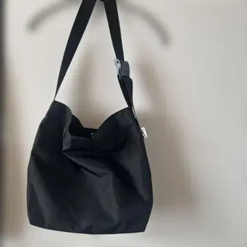 Drifter 블랙 나일론 숄더백