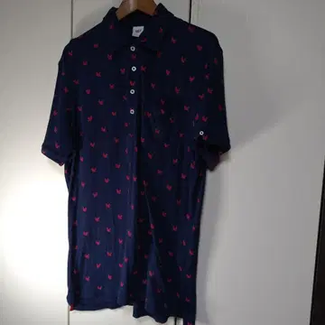 네이비 반팔 셔츠 빨간 닭 무늬