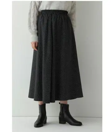 휴먼 우먼 도트 무늬 스커트 블랙