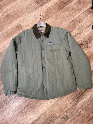 새상품급 patagonia 퀼티드 자켓 M사이즈