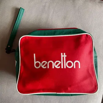 베네통 클러치백