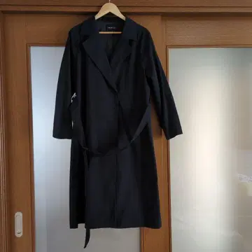 INDIVI 블랙 트렌치코트