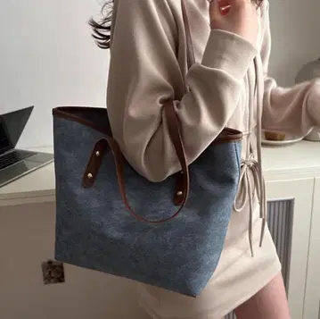 데님풍 토트백 브라운 핸들