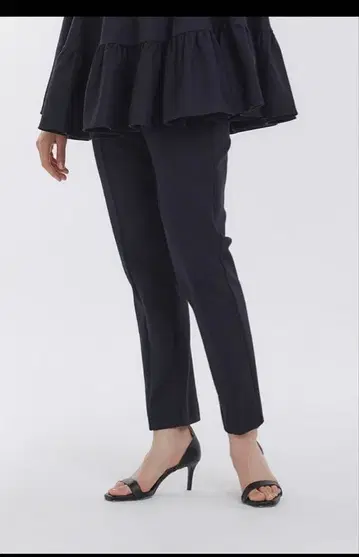 yori 누쿠누쿠 슬림 팬츠 36