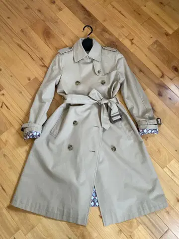 애로우즈 트렌치코트