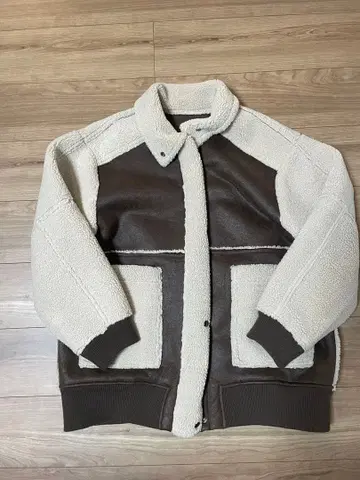 프리크 스토어 아우터