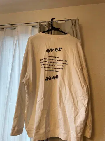 XL 사이즈 OVERPRINT 화이트 맨투맨 트레이닝복