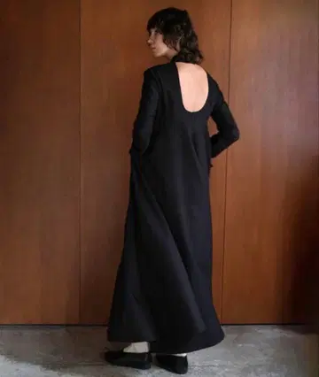 BACK OPEN VOLUME ONEPIECE