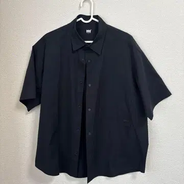 헬리 한센 블랙 반팔 셔츠