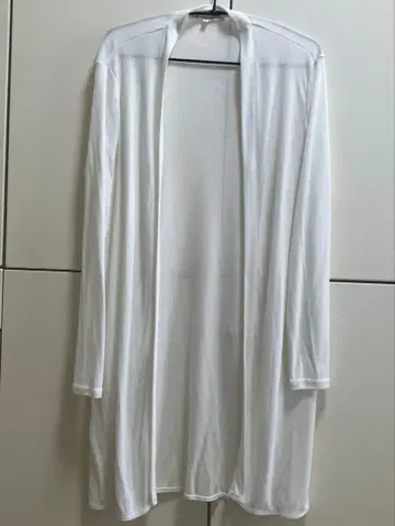 23구 화이트 긴팔 롱 가디건 사이즈 40