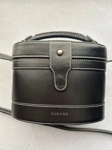 DUENDE 블랙 가죽 숄더백