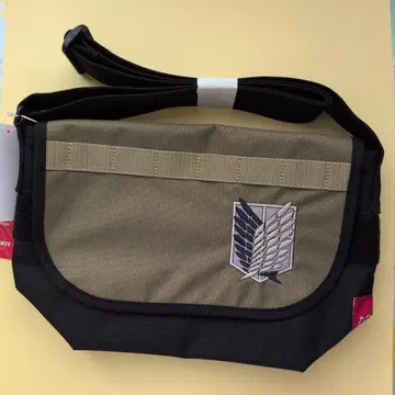 진격의 거인 숄더백 카키/블랙