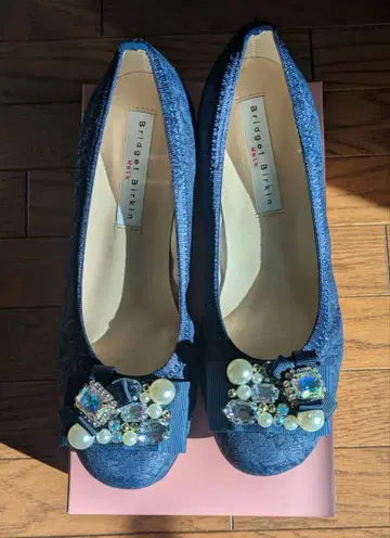 비쥬 장식 네이비 플랫 펌프스