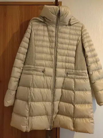 후드 부착 베이지 다운 자켓 M