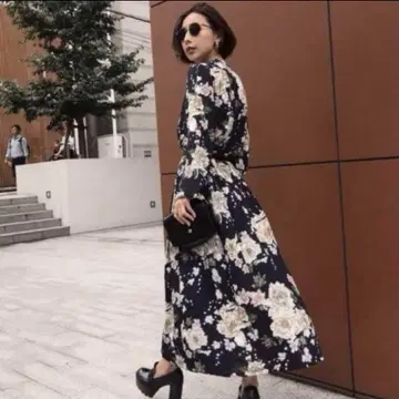 AMERI 네이비 플라워 프린트 롱 원피스