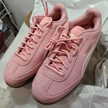 PUMA 핑크 스웨이드 스니커즈